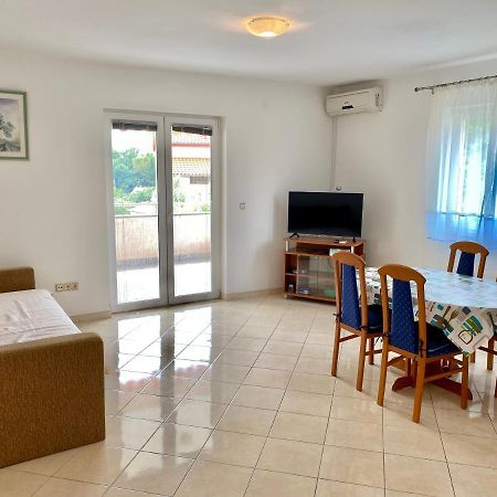 Apartments Malinska - Apartment 4 Extérieur photo